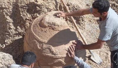 کشف خمره سفالی در شهرستان مبارکه