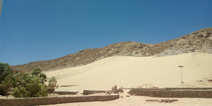 بررسی کارشناسی علت کم شدن حجم کوه ریگ مهریز بررسی کارشناسی علت کم شدن حجم کوه ریگ مهریز