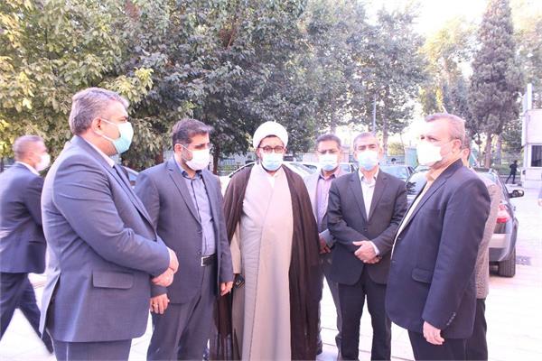 تجدید میثاق وزیر ارشاد با آرمان های شهدا در اصفهان