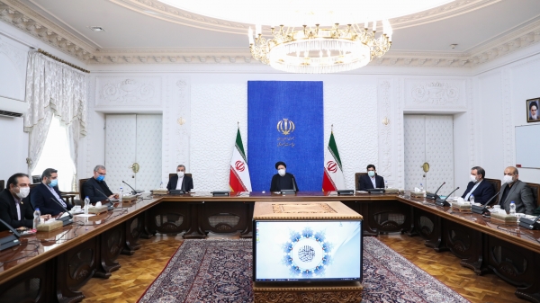 تاکید رئیس جمهور بر شتاب واکسیناسیون گروه‌های مختلف شغلی