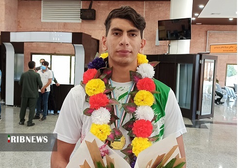 بازگشت مدال آور مسابقات دو و میدانی مسابقات تاشکند ازبکستان بازگشت مدال آور مسابقات دو و میدانی مسابقات تاشکند ازبکستان