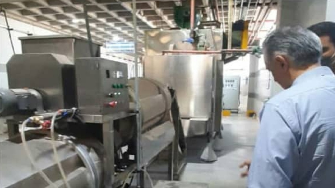 افتتاح اولین کارخانه تولید غذای ماهیان زینتی در استان قزوین