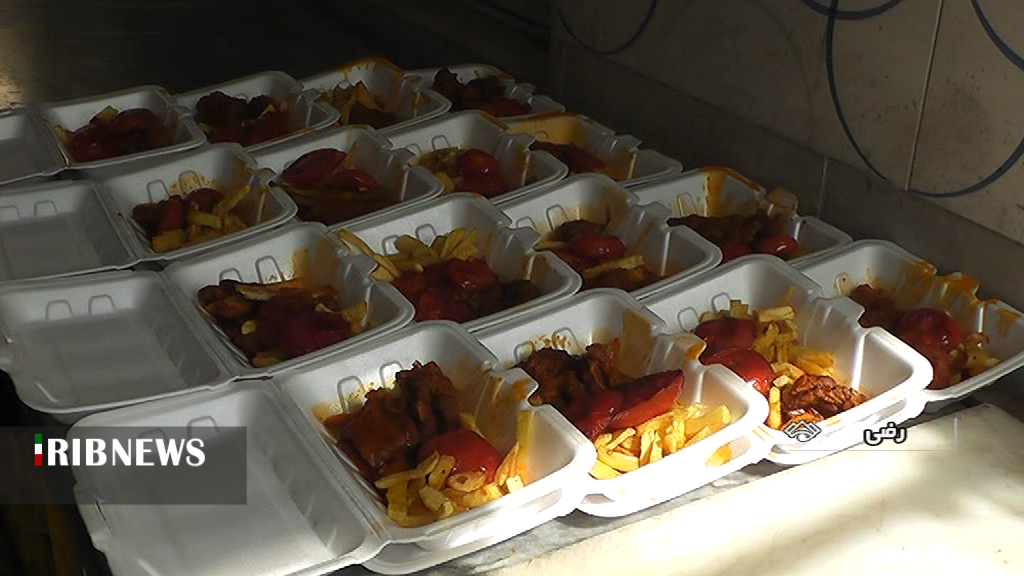 توزیع غذای گرم و بسته معیشتی در بین نیازمندان توزیع غذای گرم و بسته معیشتی در بین نیازمندان