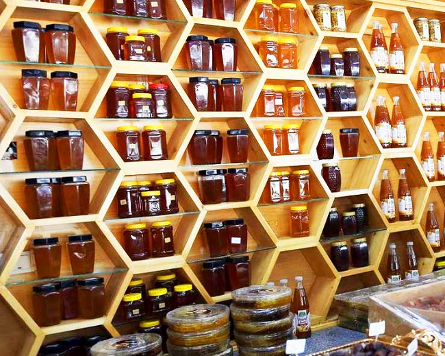 ۸۵ درصد تولیدات عسل آذربایجان غربی صادر می شود