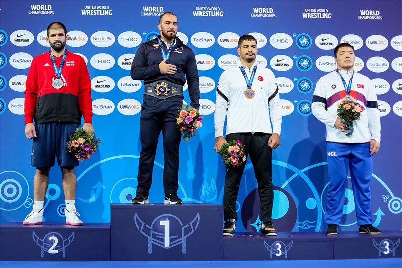 خکمرانی شیربچه‌های طبرستان در رقابتهای کشتی جهان