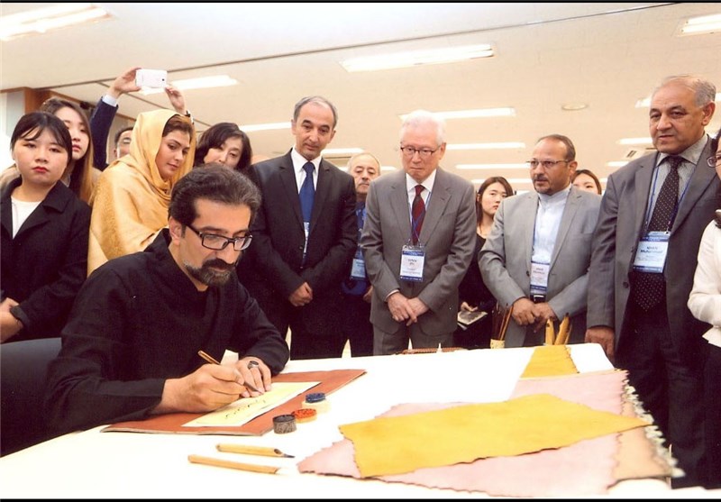 نسخ خطی رضوی در نمایشگاه خوشنویسی مشترک ایران و کره نسخ خطی رضوی در نمایشگاه خوشنویسی مشترک ایران و کره