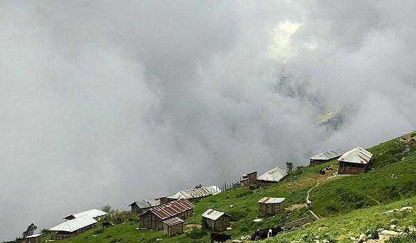 یک بام و دو هوای پایان هفته گیلانی‌ها