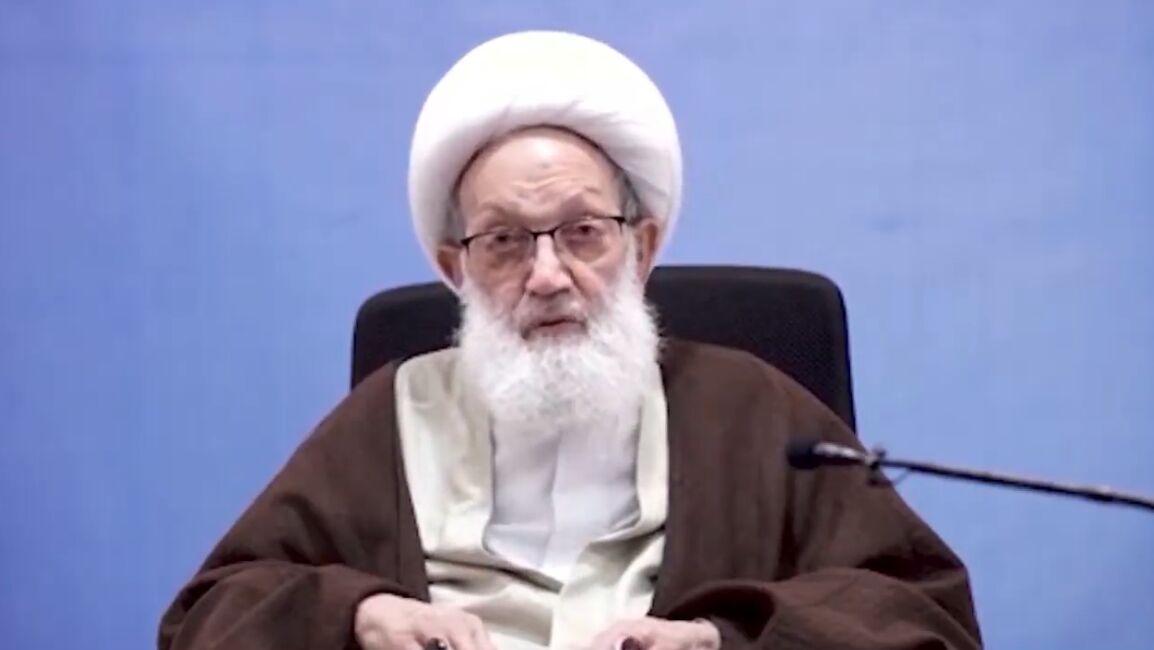 تاکید عیسی قاسم بر هوشیاری در برابر توطئههای دشمنان تاکید عیسی قاسم بر هوشیاری در برابر توطئههای دشمنان