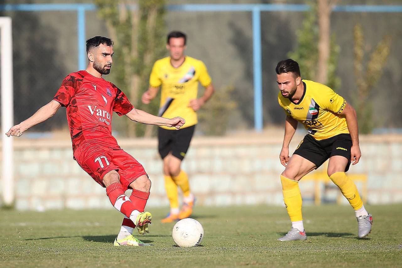 نساجی منتظر سوت آغاز لیگ برتر فوتبال