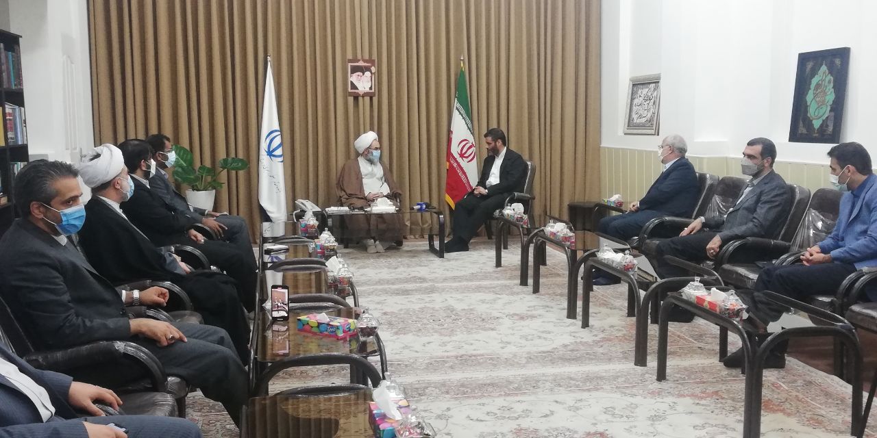 لزوم جذب سرمایه گذاران برای توسعه تولید و اشتغال در مناطق آزاد لزوم جذب سرمایه گذاران برای توسعه تولید و اشتغال در مناطق آزاد