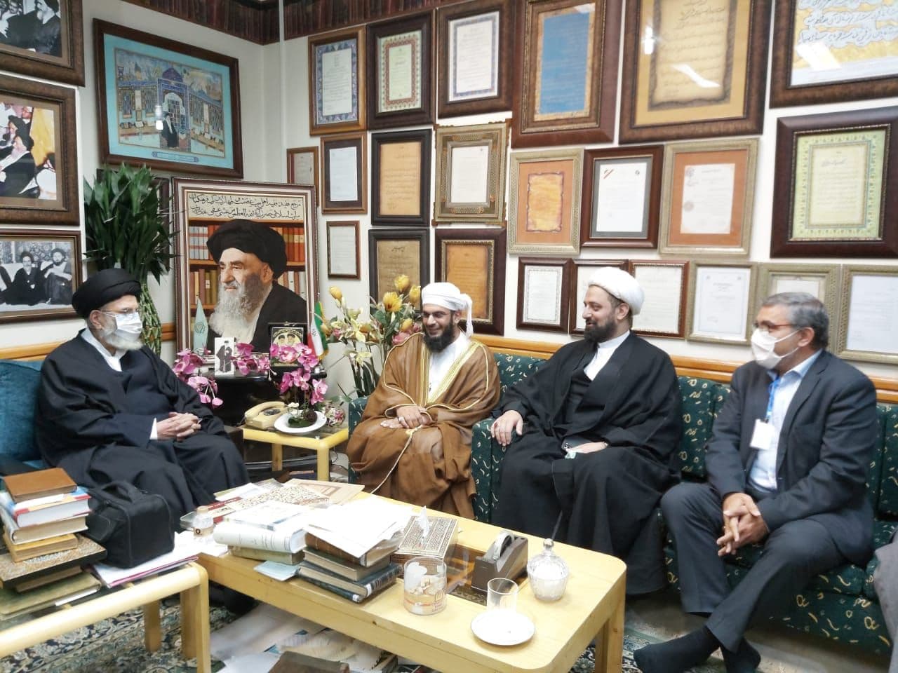 بازدید شرکت کنندگان در کنفرانس وحدت اسلامی از کتابخانه آیت الله مرعشی