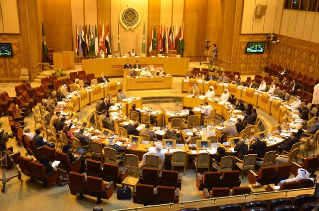 پارلمان عربی، اظهارات مکرون درباره الجزایر را محکوم کرد