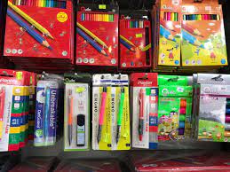 اهدای نوشت افزار به دانش آموزان صومعه سرا اهدای نوشت افزار به دانش آموزان صومعه سرا