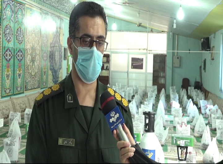 توزیع بستههای معیشتی و کپسول اکسیژن در شهرستان رشت توزیع بستههای معیشتی و کپسول اکسیژن در شهرستان رشت