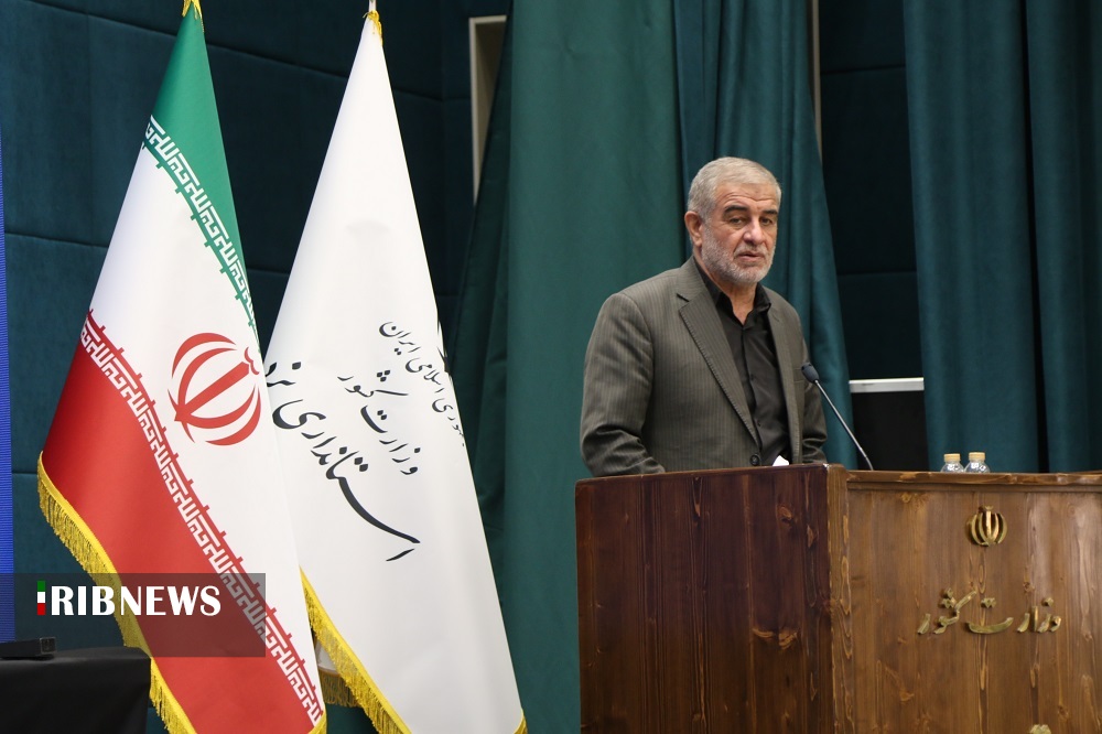 استاندار جدید یزد، مدیران کارآمد و انقلابی را  شناسایی کند