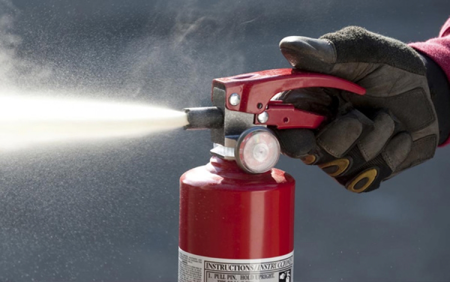 آموزش اطفاء حریق به صیادان سیریکی آموزش اطفاء حریق به صیادان سیریکی