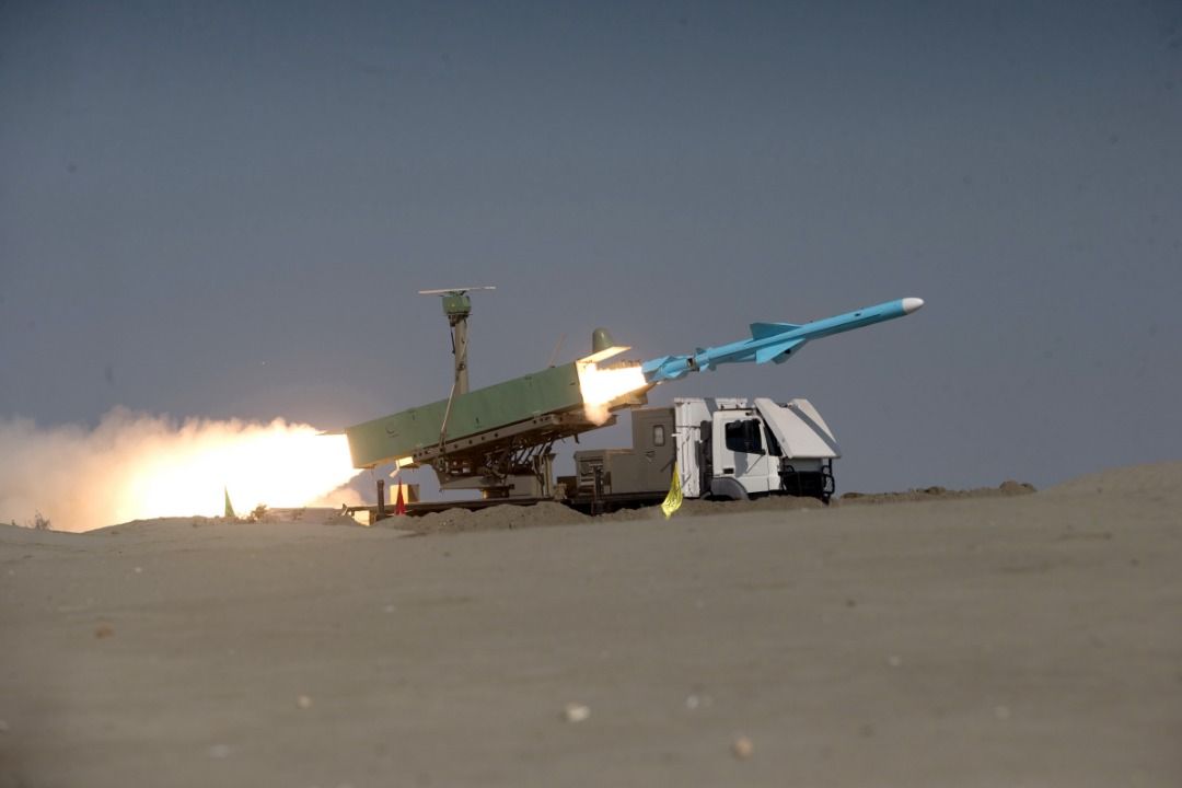 قدرت نمایی موشک های ایرانی در رزمایش مشترک ذوالفقار 1400 ارتش در سواحل مکران