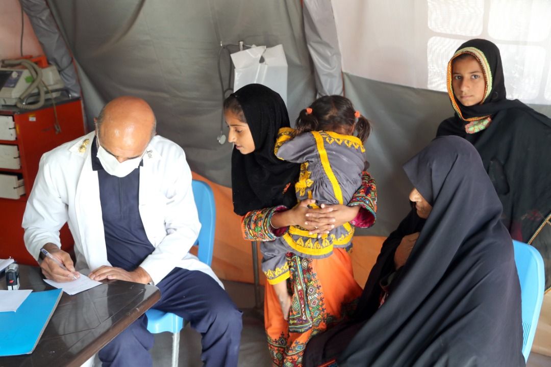 عملیات مردمیاری و کمک مومنانه ارتش جمهوری اسلامی ایران در سواحل مکران عملیات مردمیاری و کمک مومنانه ارتش جمهوری اسلامی ایران در سواحل مکران