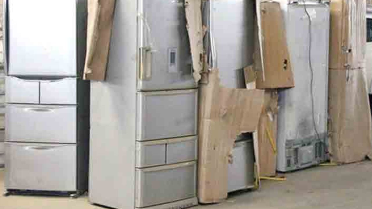 کشف یخچال فریزرهای احتکاری از انبار کشف یخچال فریزرهای احتکاری از انبار