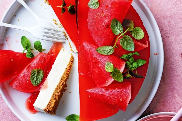 چیز کیک هندوانه یخچالی برای شب یلدا