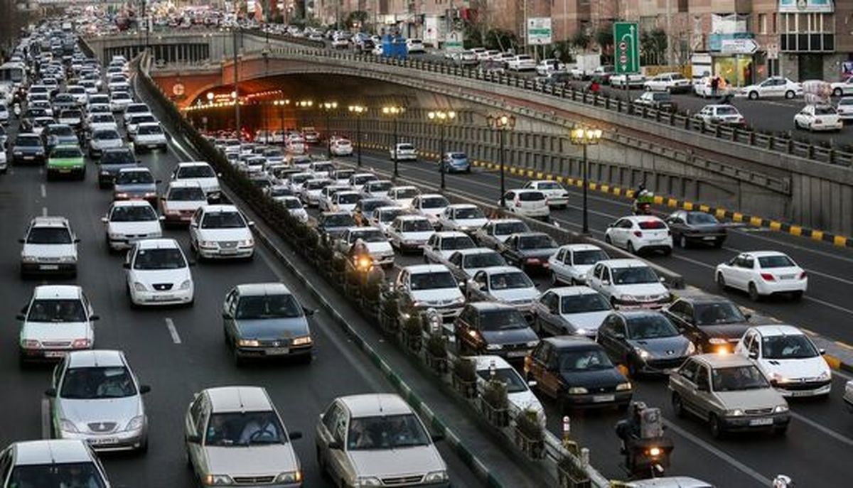 دوشنبه پرترافیک در معابر و بزرگراه‌های پایتخت