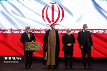 آئین بزرگداشت روز دانشجو با حضور علیرضا زاکانی شهردار تهران آئین بزرگداشت روز دانشجو با حضور علیرضا زاکانی شهردار تهران