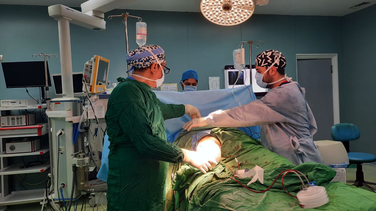 انجام عمل کاشت پای مصنوعی در رشت