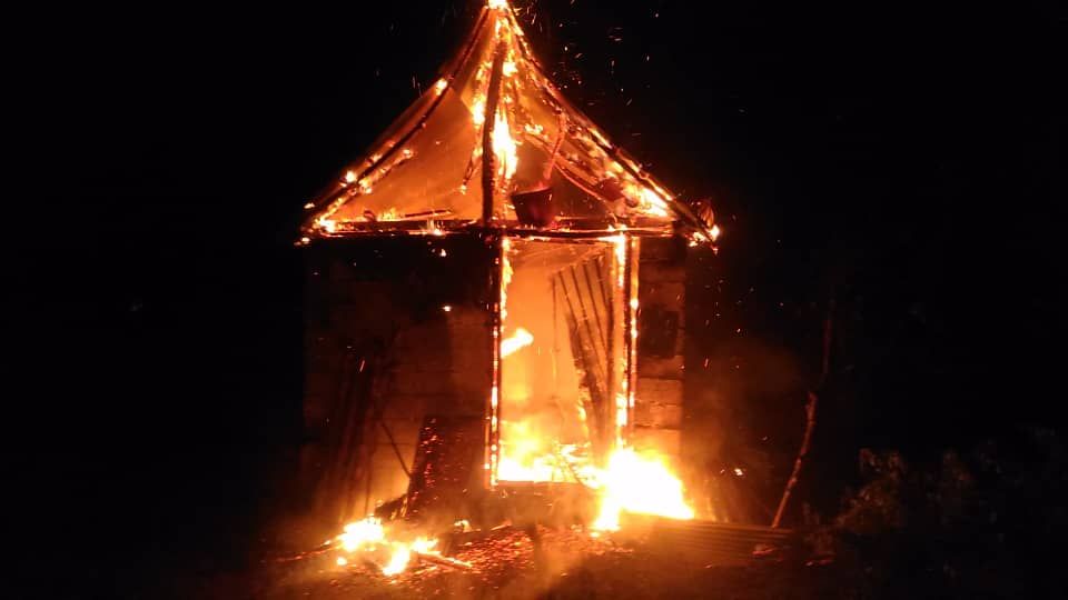 آتش سوزی انبار علوفه در یکی از روستا‌های شهرستان رشت