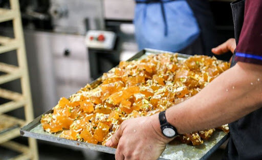 حلوا مسقطی لاری سوغاتی 100 ساله