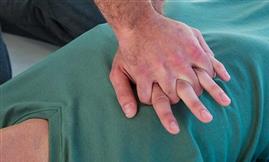 مربیان دانشکده پرستاری و مامایی حضرت فاطمه ناجی جان بیمار ۶۵ ساله