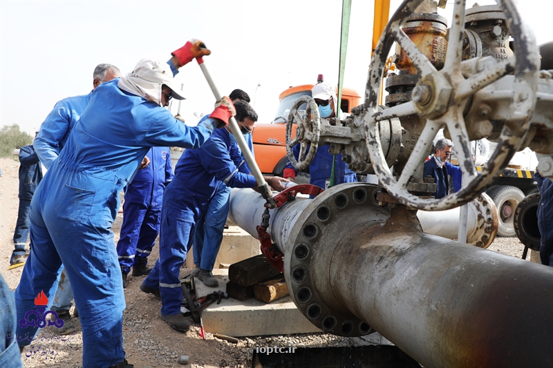 نصب ولو در منیفولد خط ۱۶ اینچ معکوس سازی مرکز انتقال نفت شماره ۷