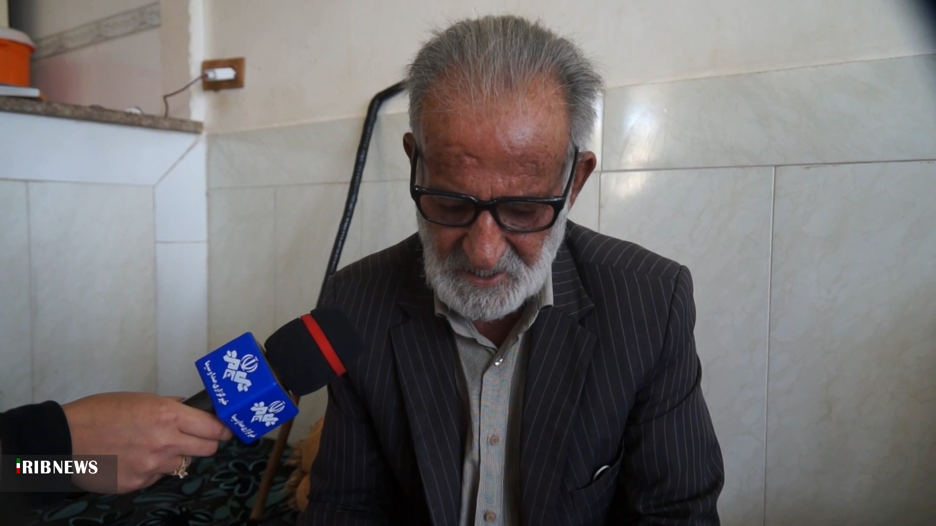 به نظم درآوردن سوره بقره هنر پیرمرد خانمیرزایی + فیلم