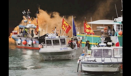 بنادر فرانسه به روی انگلیسی ها بسته می شود بنادر فرانسه به روی انگلیسی ها بسته می شود