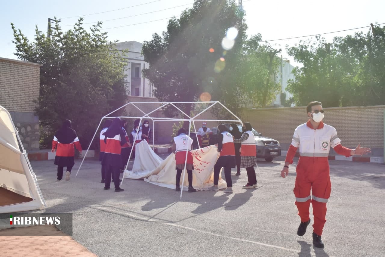 رزمایش زلزله در مدرسه‌های استان بوشهر