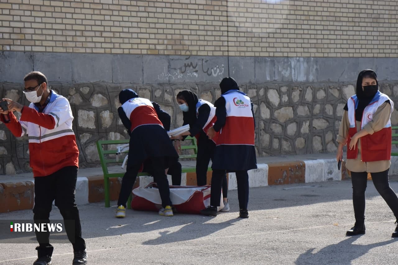 رزمایش زلزله در مدرسه‌های استان بوشهر