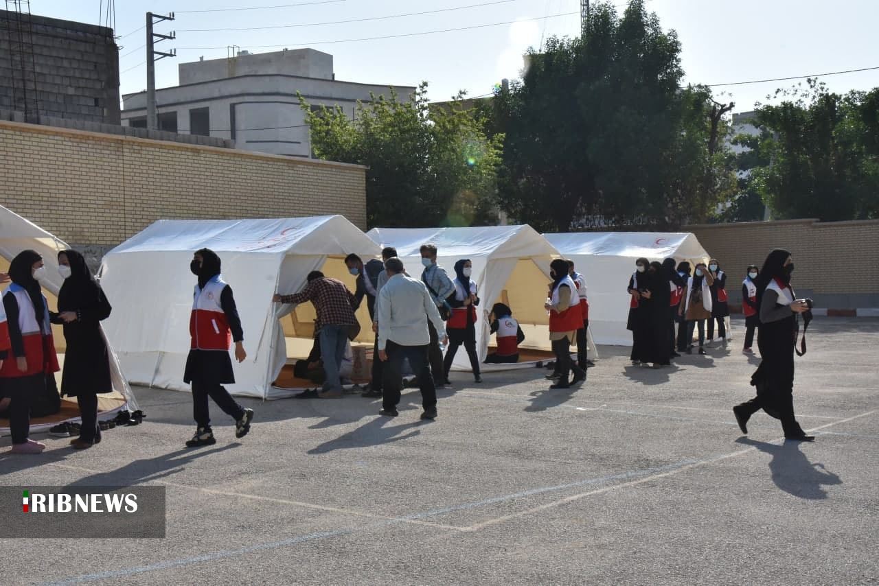 رزمایش زلزله در مدرسه‌های استان بوشهر