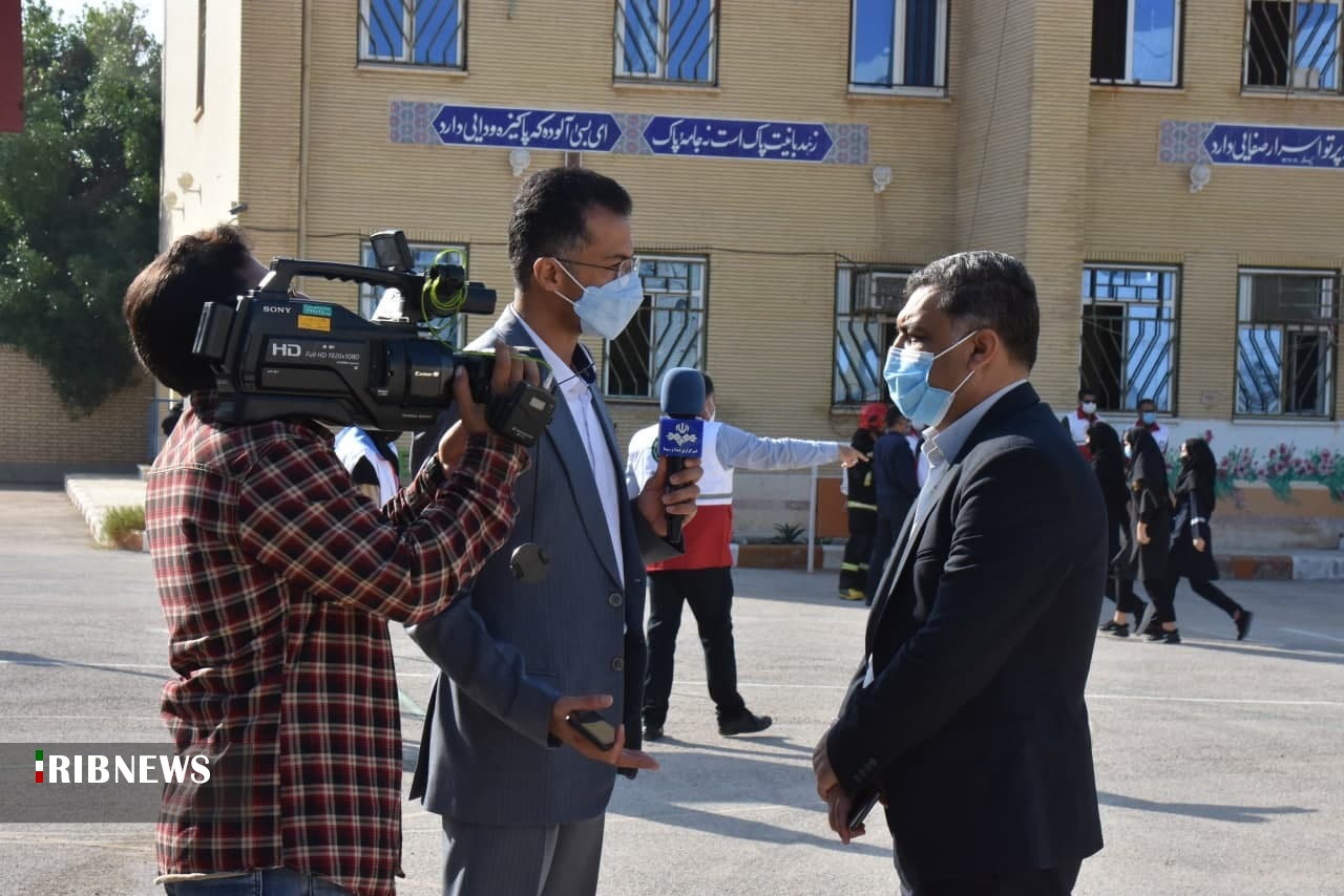 رزمایش زلزله در مدرسه‌های استان بوشهر