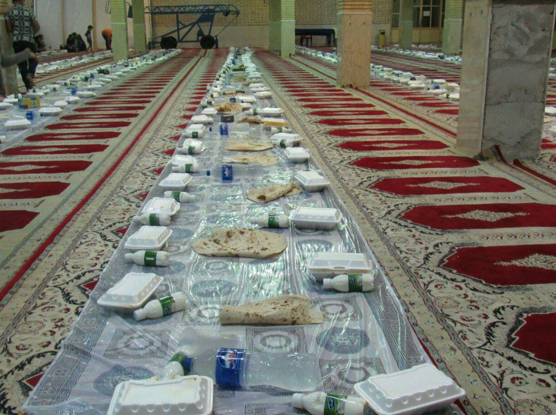 توزیع افطاری در مساجد یزد با رعایت دستورالعمل‌ها
