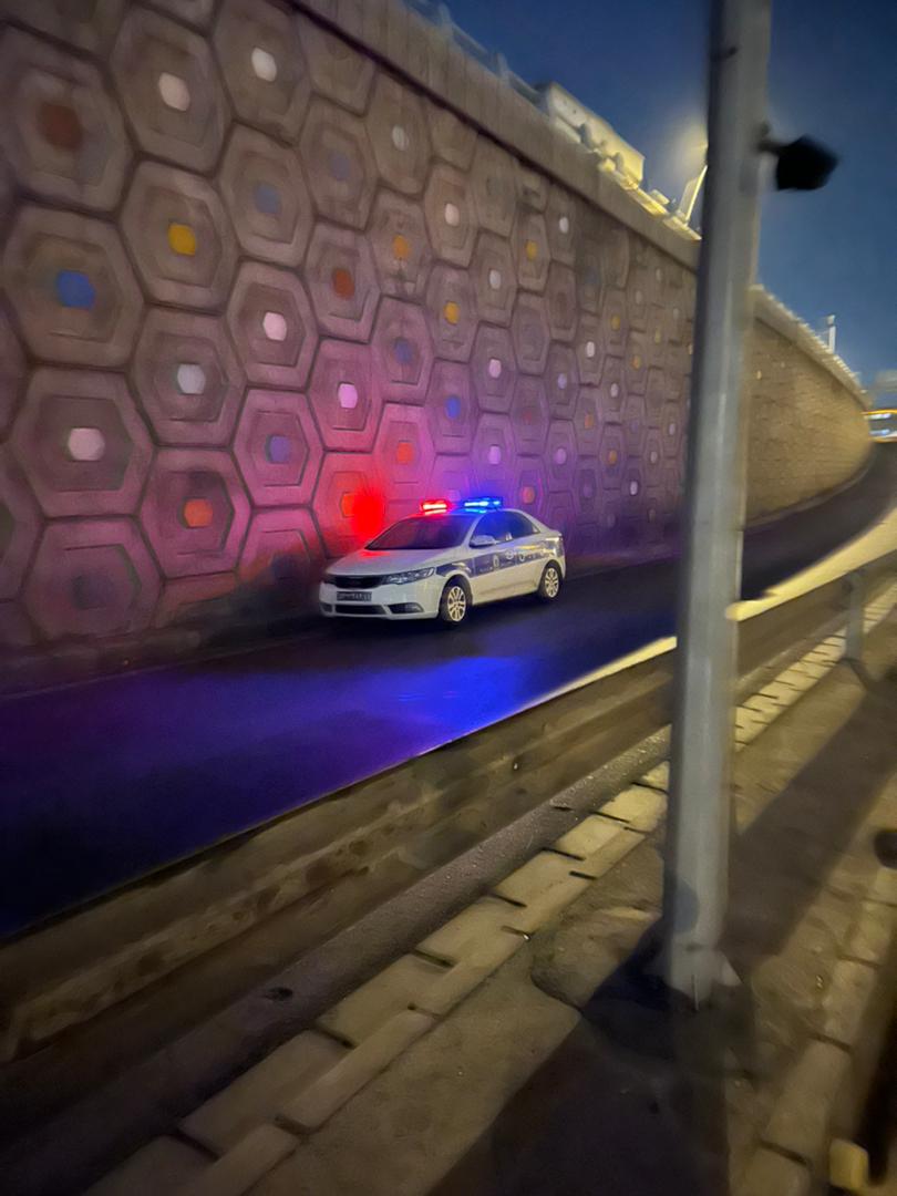 ریزش خطرناک آجر در سطح بزرگراه ریزش خطرناک آجر در سطح بزرگراه