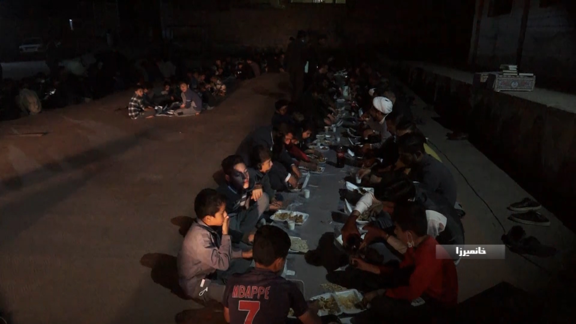 برپایی سفره های افطاری با رنگ و بوی سادگی +فیلم برپایی سفره های افطاری با رنگ و بوی سادگی +فیلم