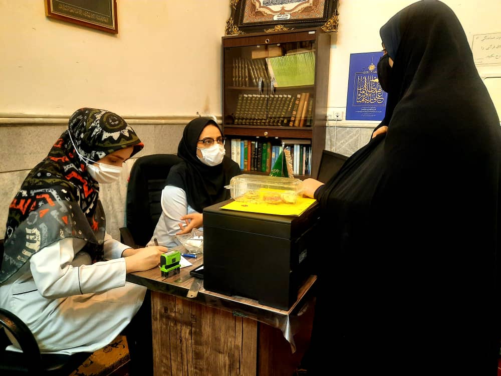 ویزیت رایگان بیماران در روستای گرمز بهبهان ویزیت رایگان بیماران در روستای گرمز بهبهان