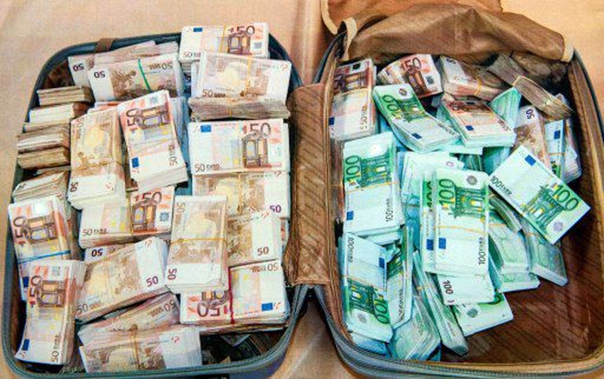 کشف 80 میلیارد ریال ارز قاچاق