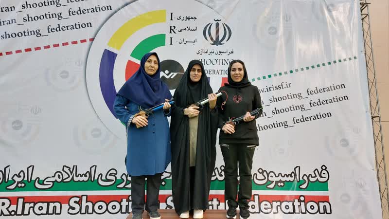 دانشگاه آزاد اسلامی صدر نشین گروه ب تپانچه بانوان دانشگاه آزاد اسلامی صدر نشین گروه ب تپانچه بانوان