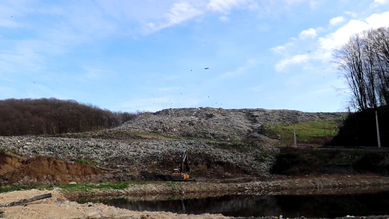 بررسی روند اجرای طرح بهسازی لندفیل زباله سراوان