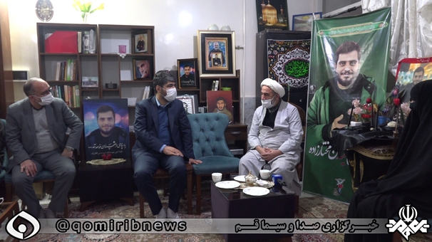 دیدار معاون و سخنگوی رئیس جمهور با خانواده شهدای مدافع امنیت در قم