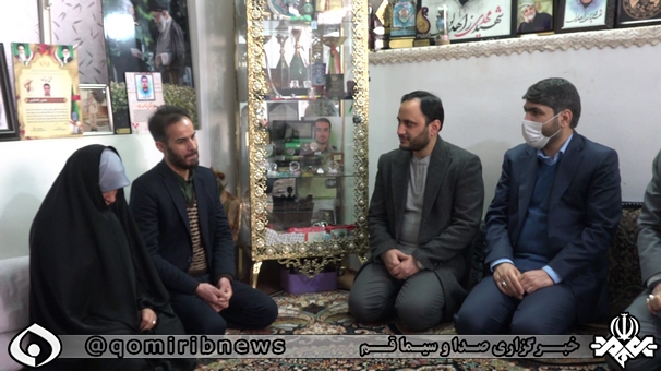 دیدار معاون و سخنگوی رئیس جمهور با خانواده شهدای مدافع امنیت در قم