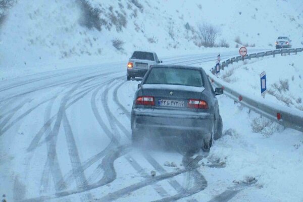 تردد در محور‌های اورامانات و سنقروکلیایی بدون زنجیر چرخ ممنوع است