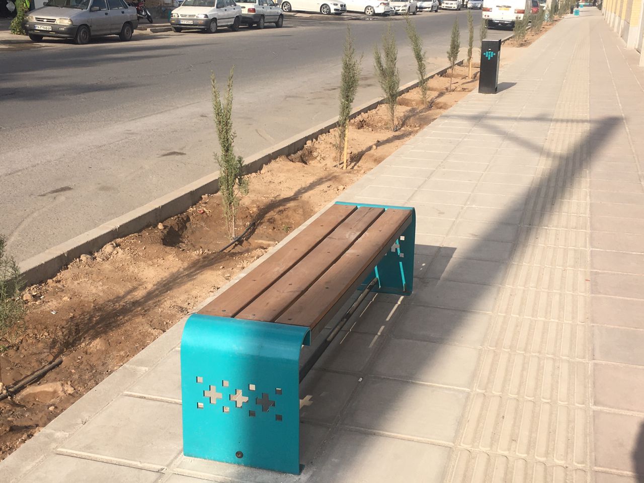 نصب ۱۷۰ نیمکت جدید و سطل زباله در معابر یزد