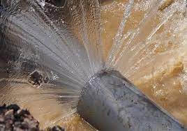 ترکیدگی لوله آب در محدوده رجایی