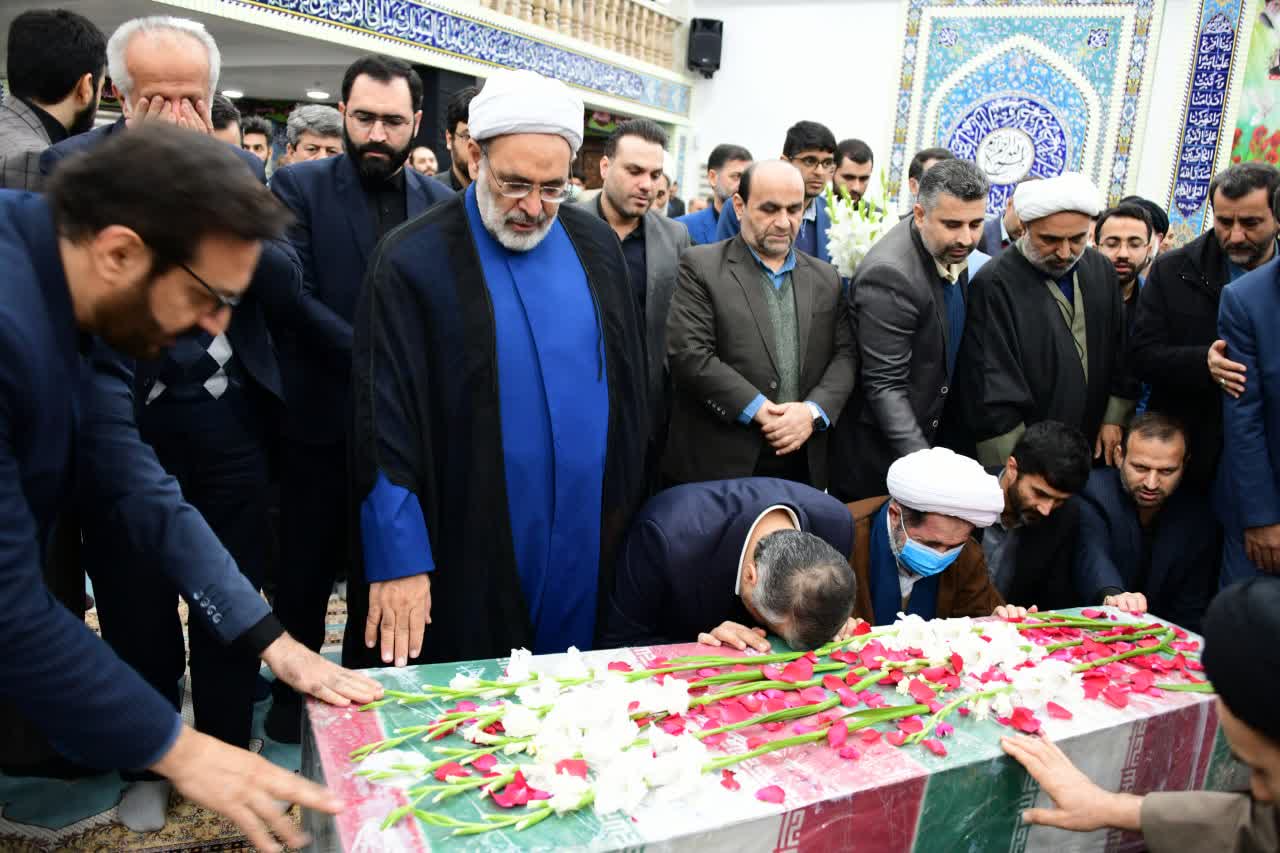 تشییع پیکر شهید گمنام در دادگستری مازندران تشییع پیکر شهید گمنام در دادگستری مازندران